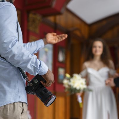 side-view-photographer-married-couple